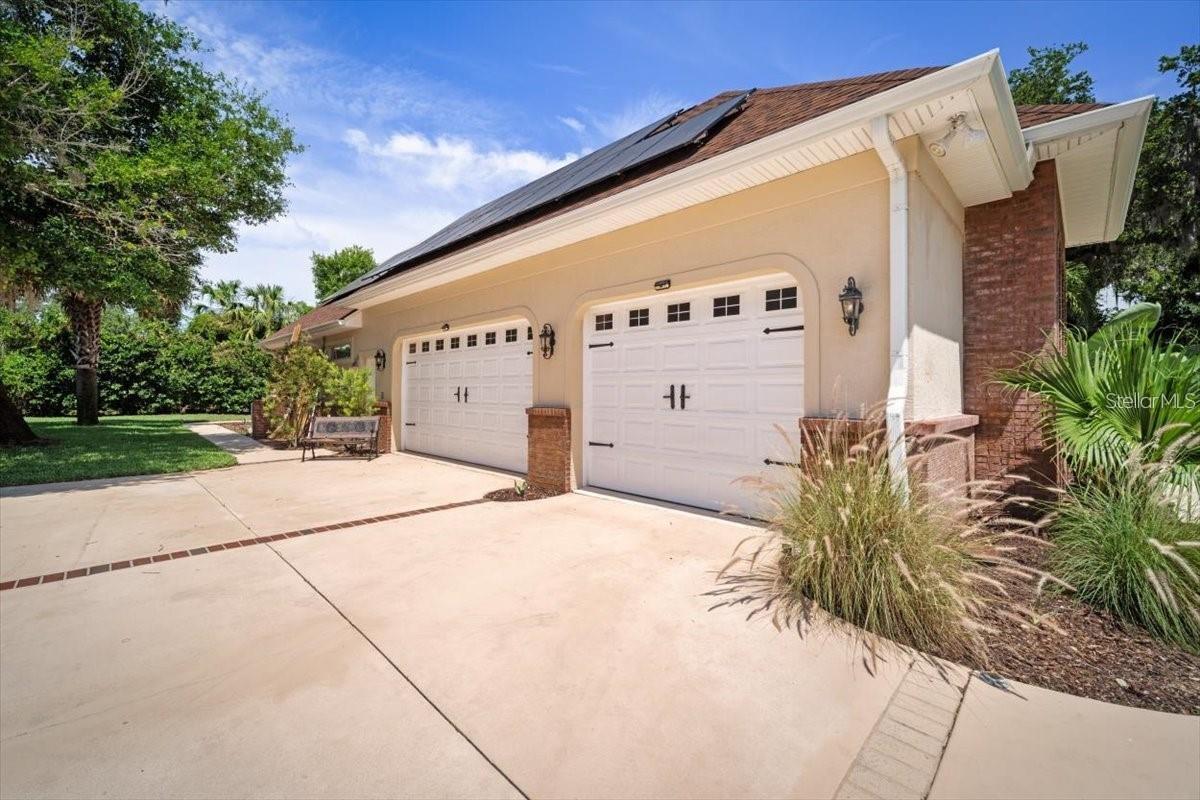 8 IVEY LN