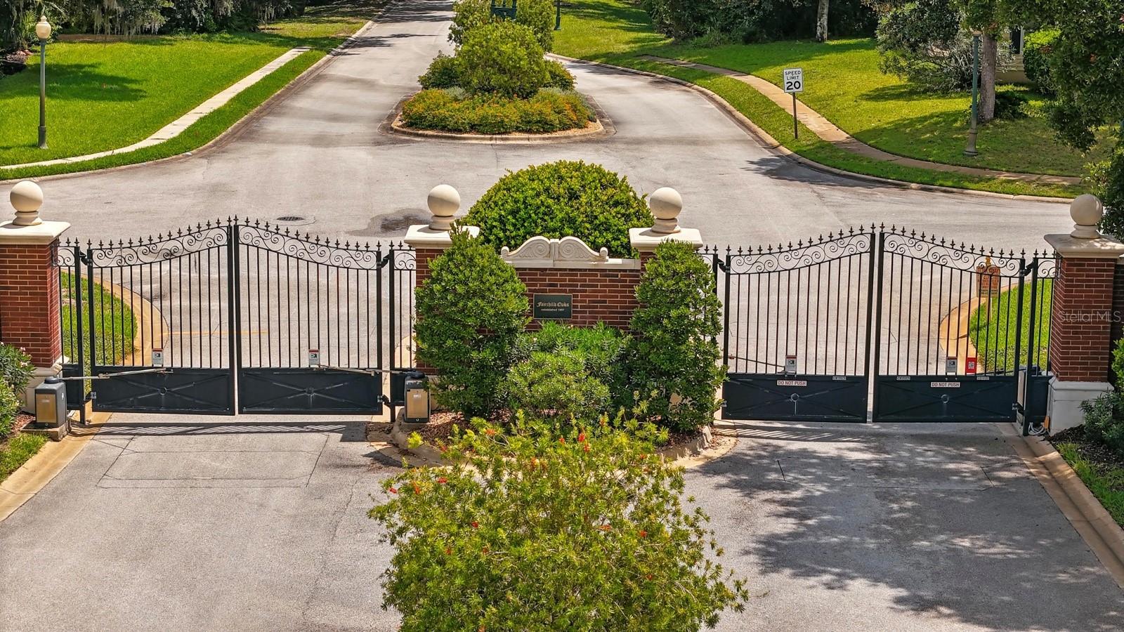 8 IVEY LN