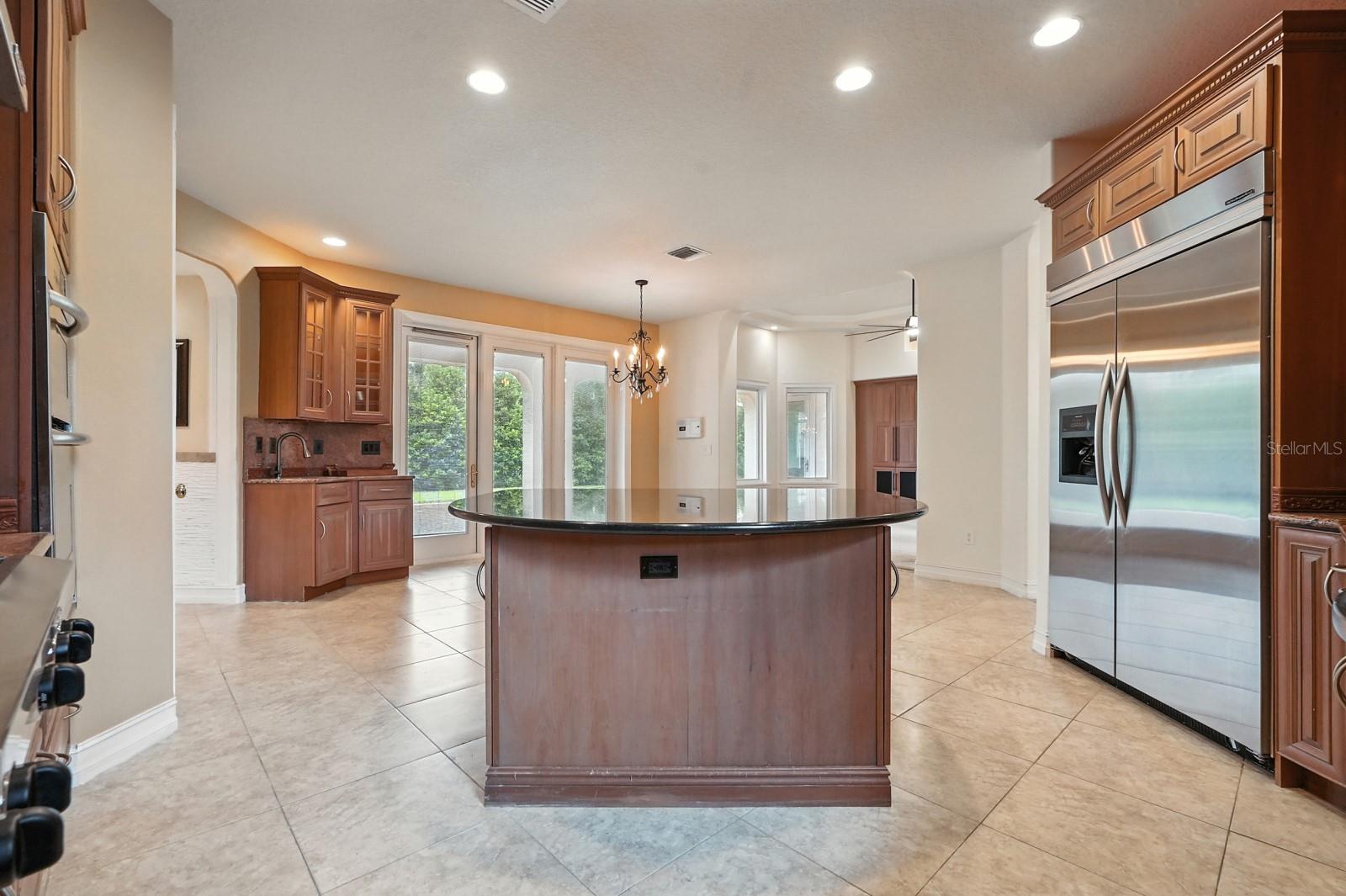 8 IVEY LN
