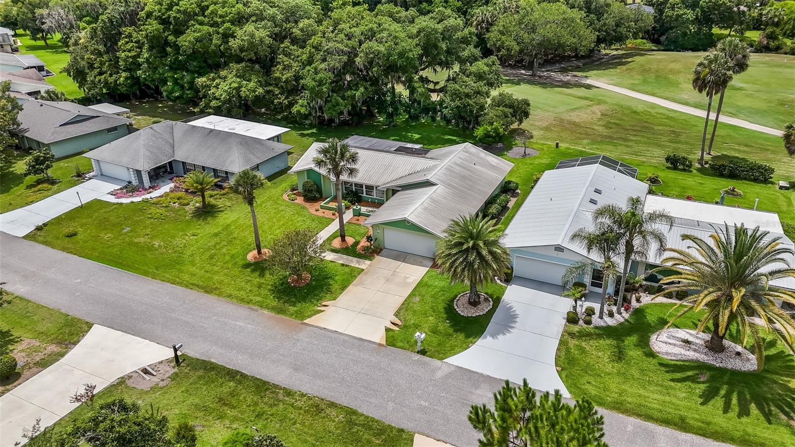 8 COURTNEY PL