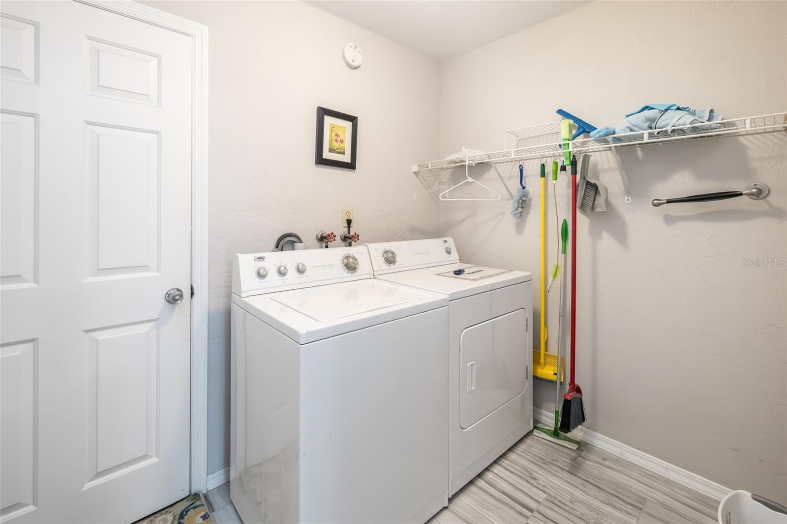 8 COURTNEY PL