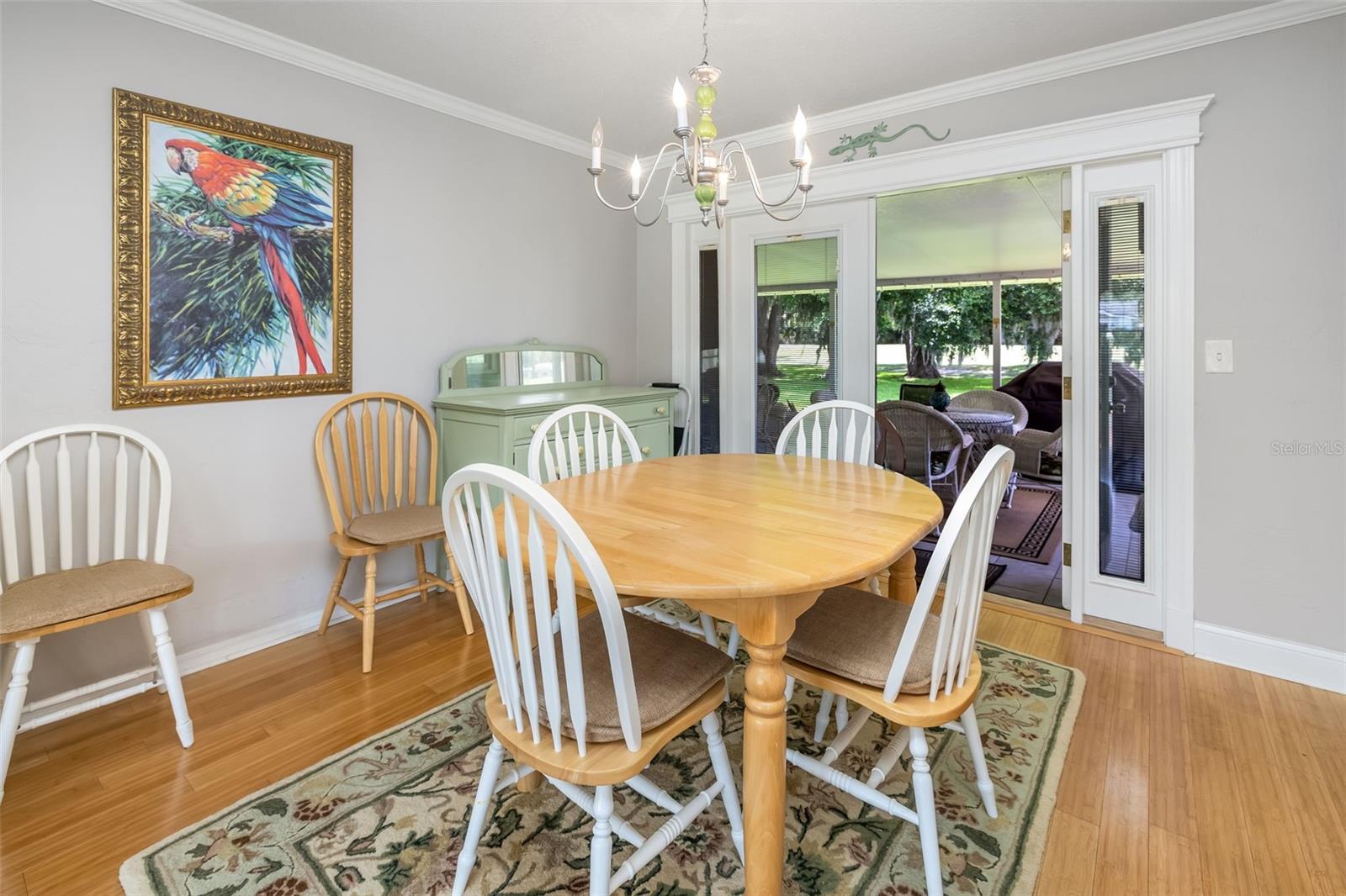 8 COURTNEY PL