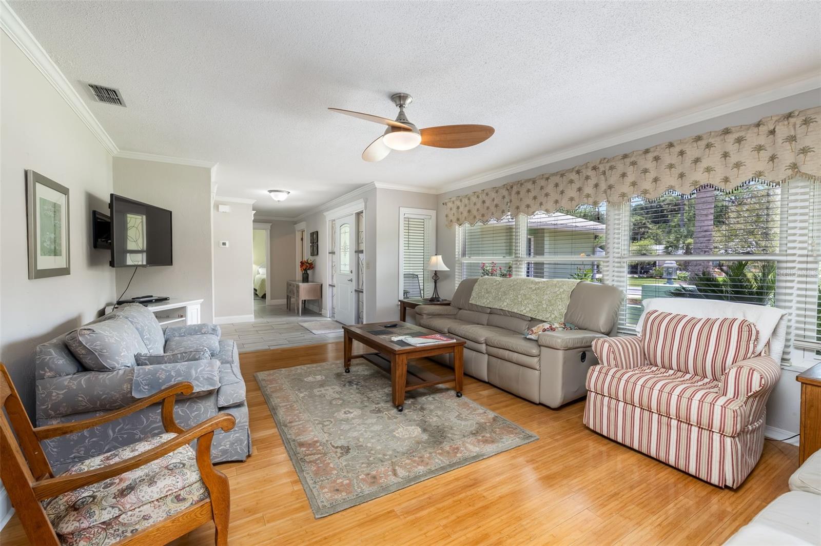 8 COURTNEY PL