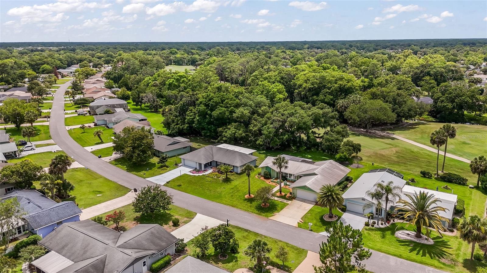 8 COURTNEY PL