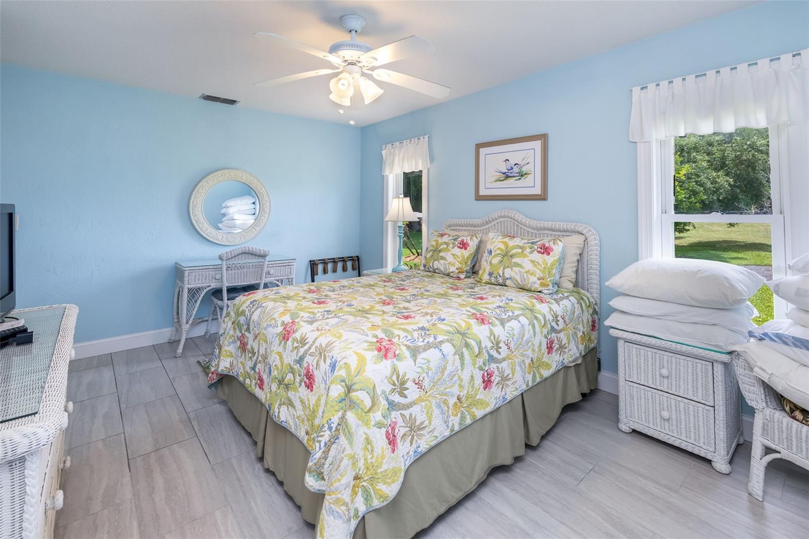 8 COURTNEY PL