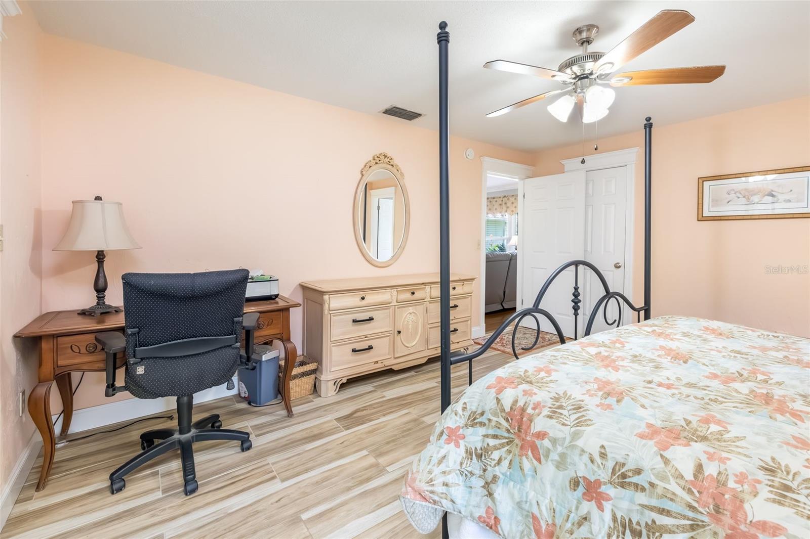 8 COURTNEY PL