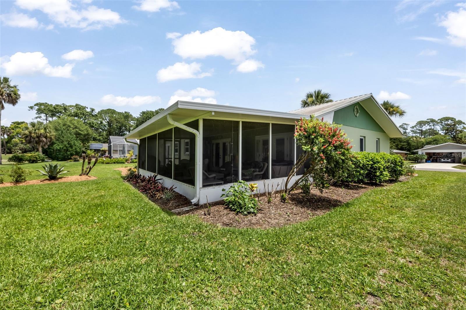 8 COURTNEY PL