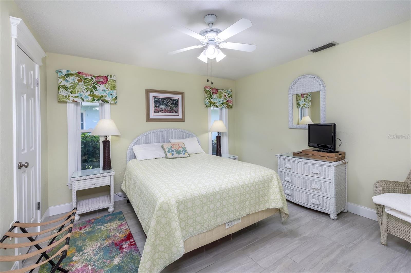 8 COURTNEY PL