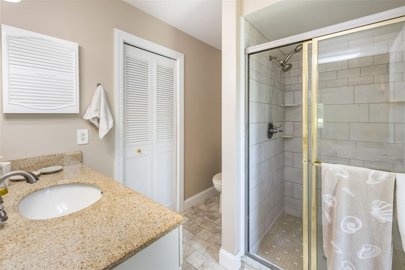 8 COURTNEY PL