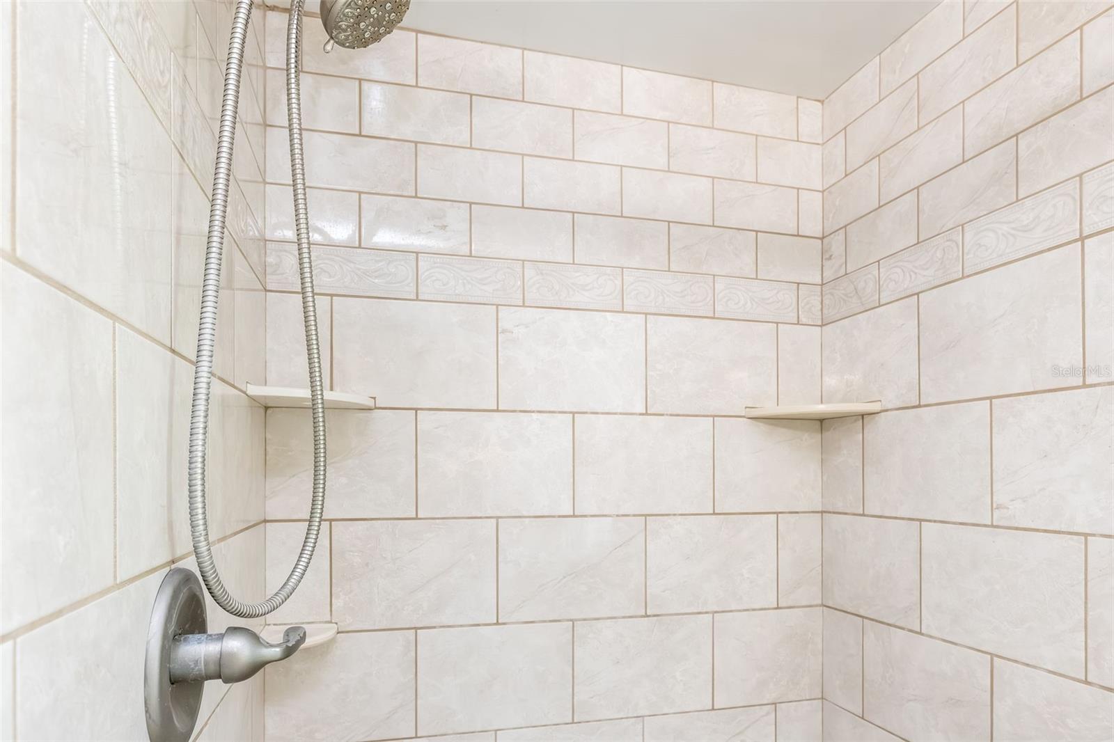 8 COURTNEY PL