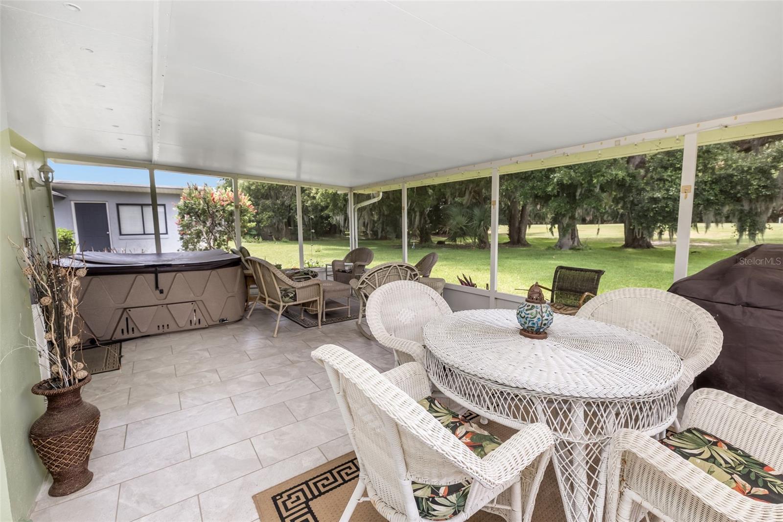 8 COURTNEY PL