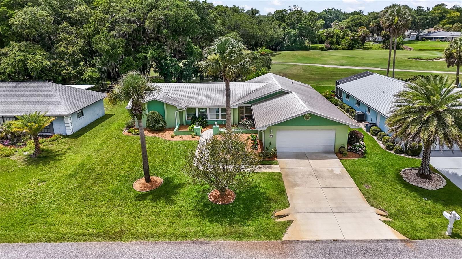 8 COURTNEY PL