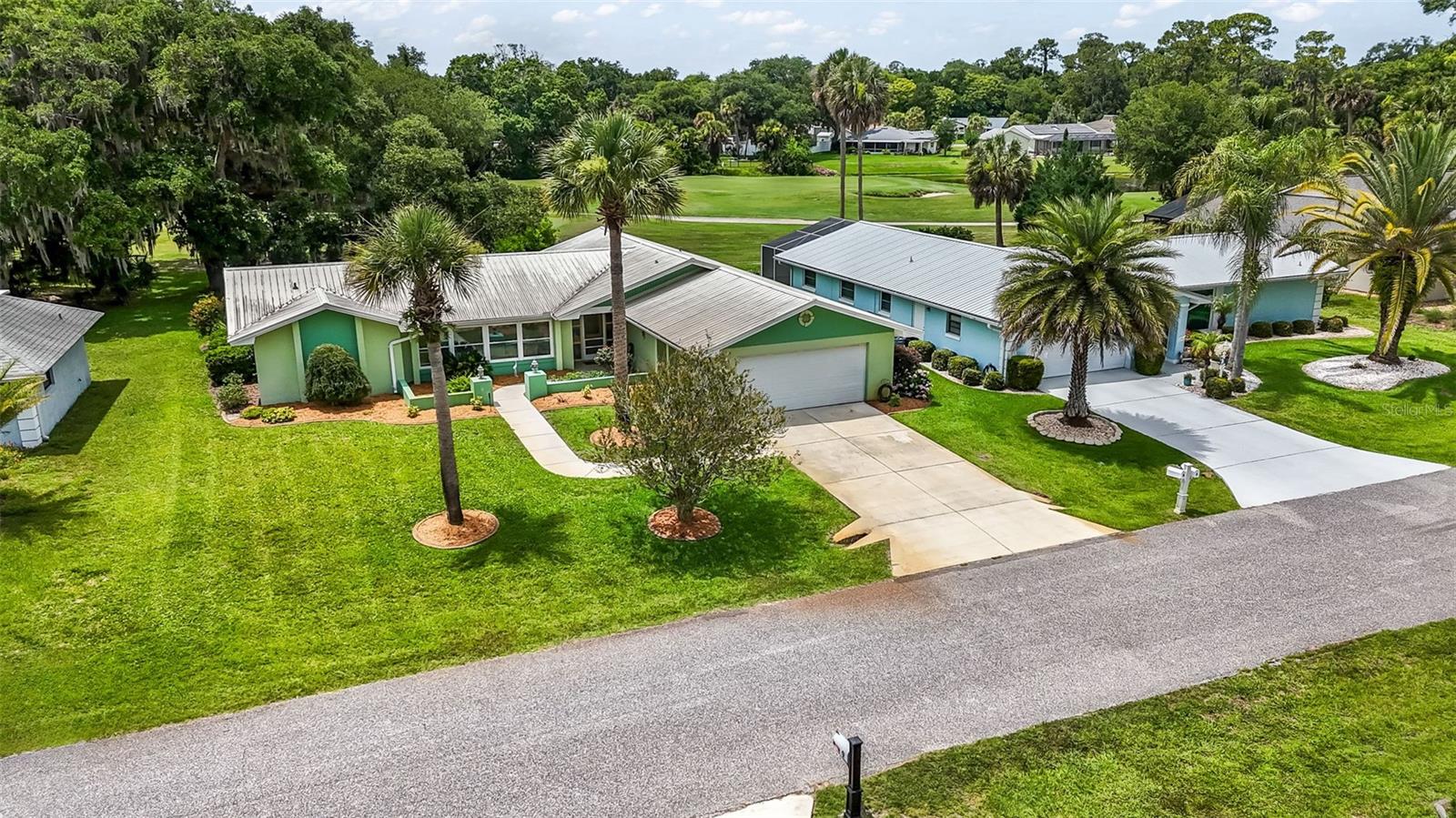 8 COURTNEY PL