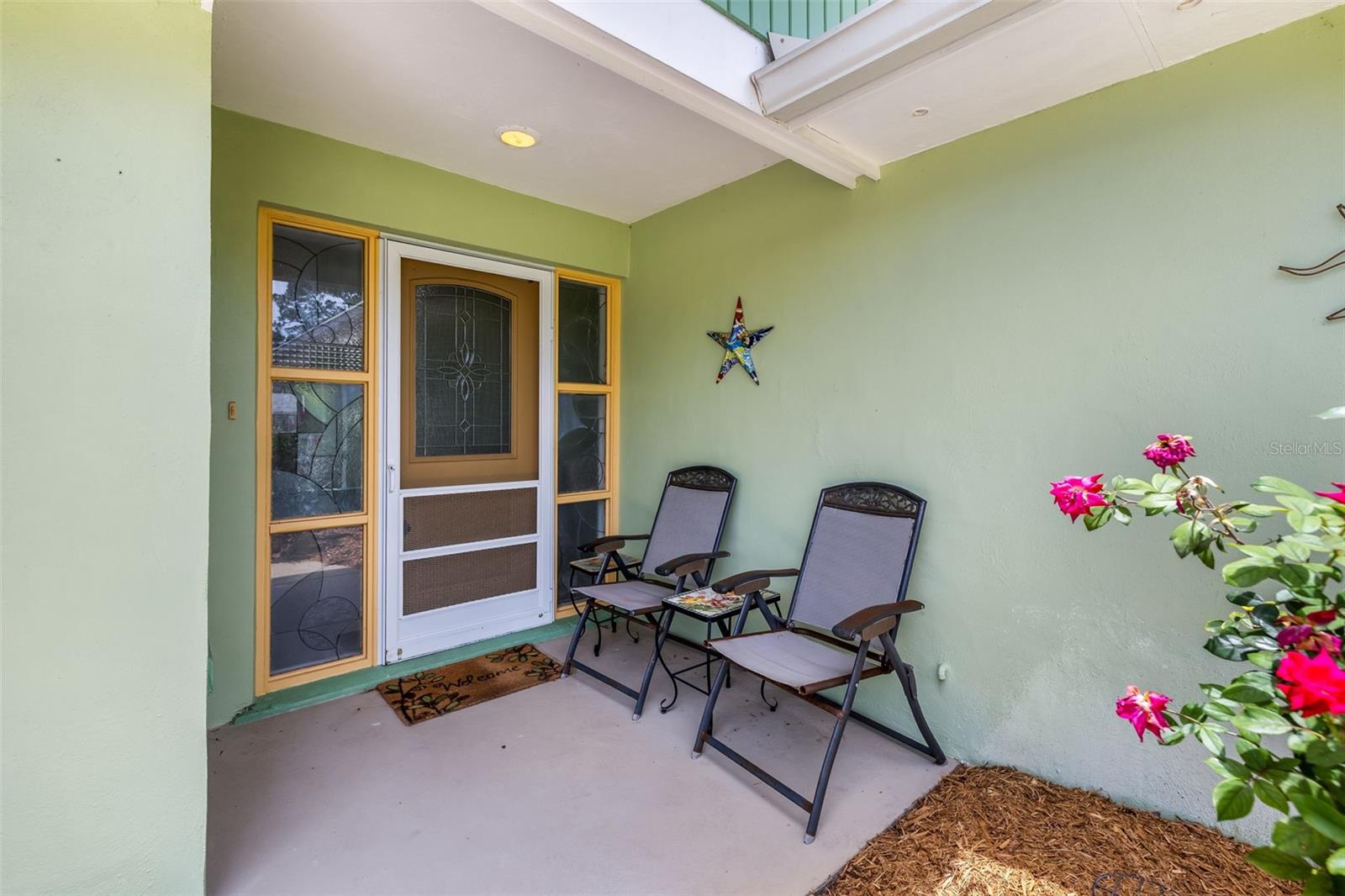 8 COURTNEY PL
