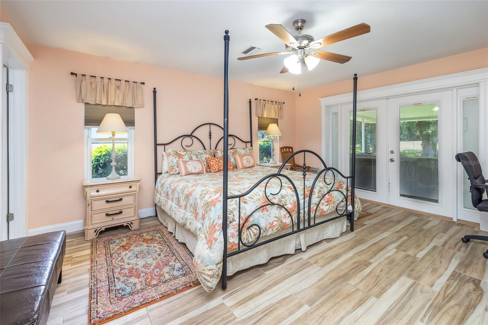 8 COURTNEY PL
