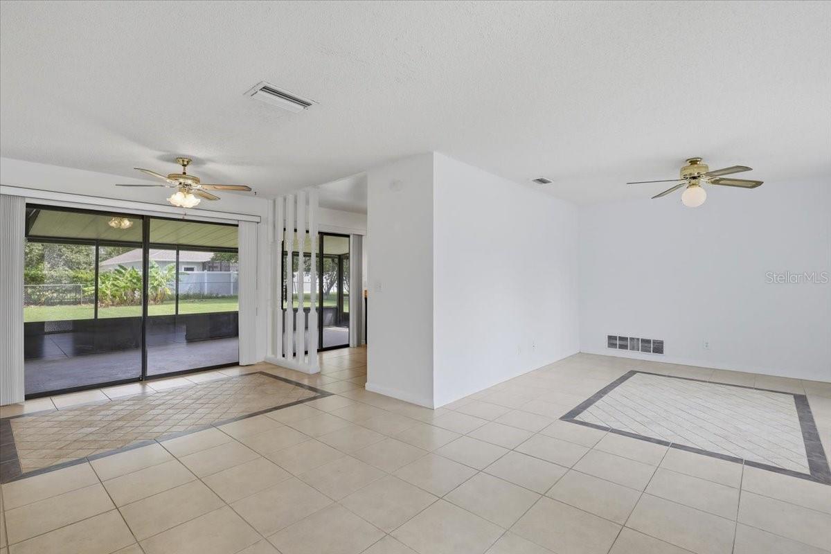 10 FENWICK LN