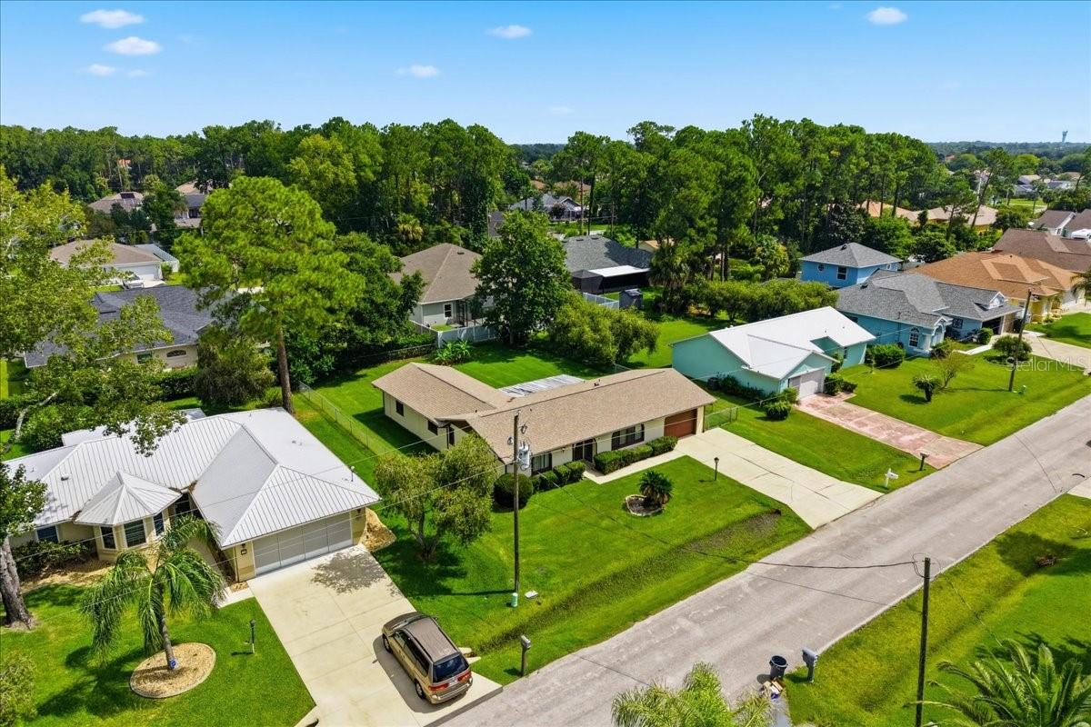 10 FENWICK LN