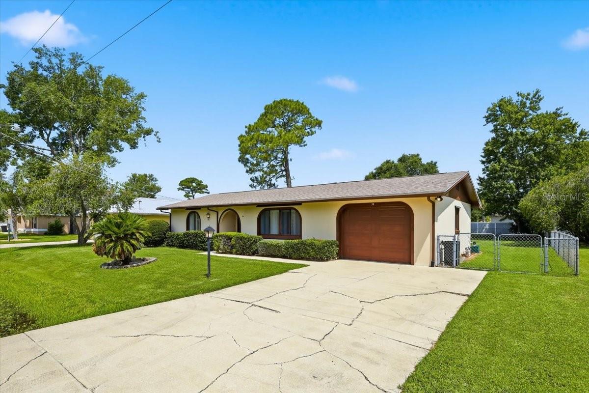 10 FENWICK LN