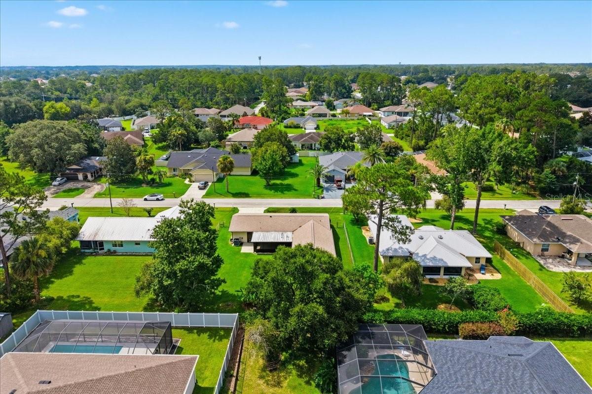 10 FENWICK LN