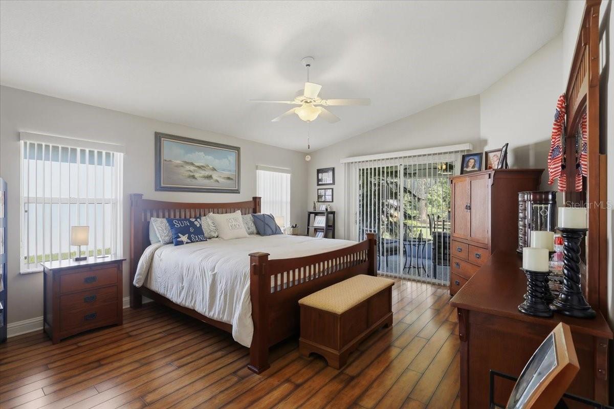 13 BAYSIDE DR