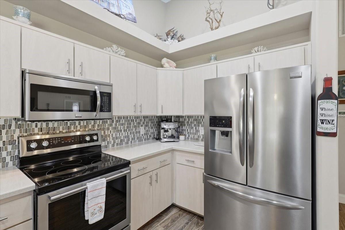 13 BAYSIDE DR