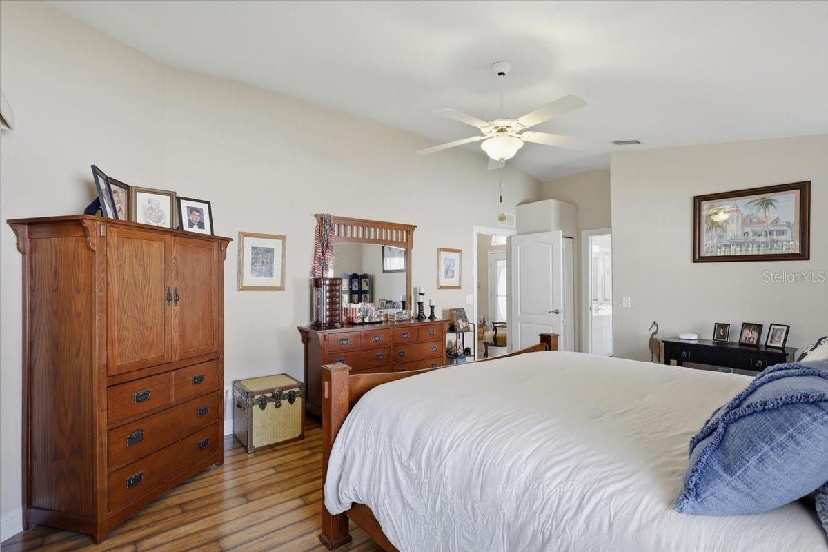 13 BAYSIDE DR