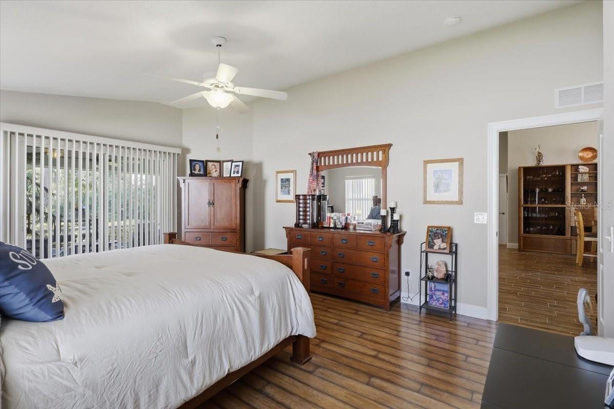 13 BAYSIDE DR