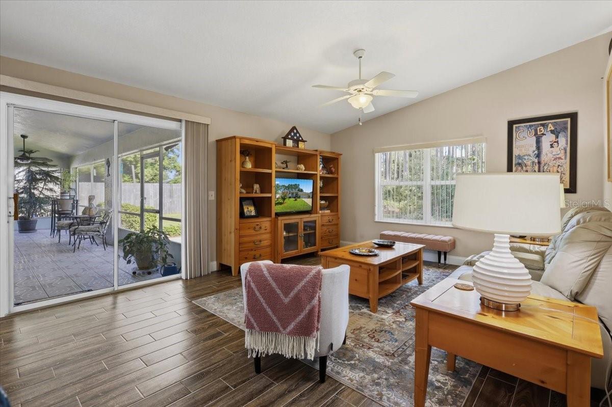 13 BAYSIDE DR