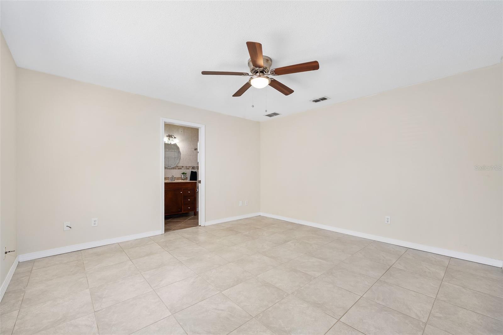 84 RAEMOOR DR