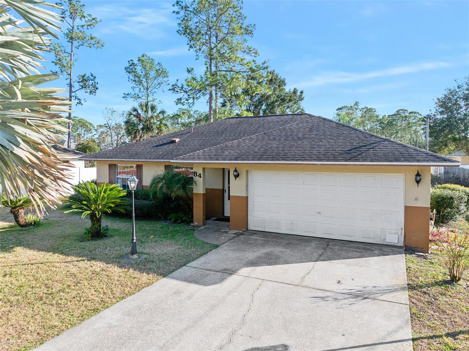 84 RAEMOOR DR