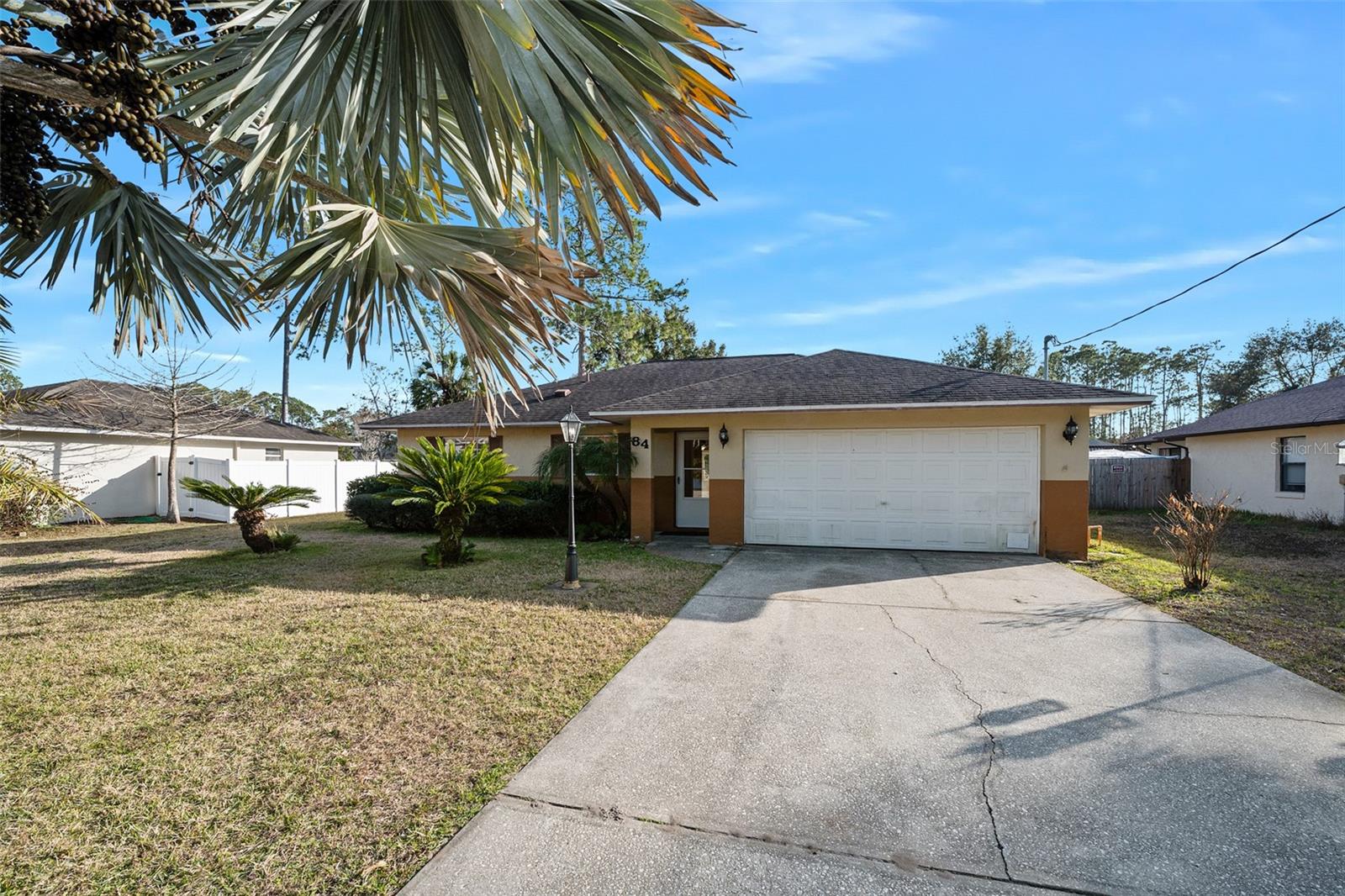84 RAEMOOR DR