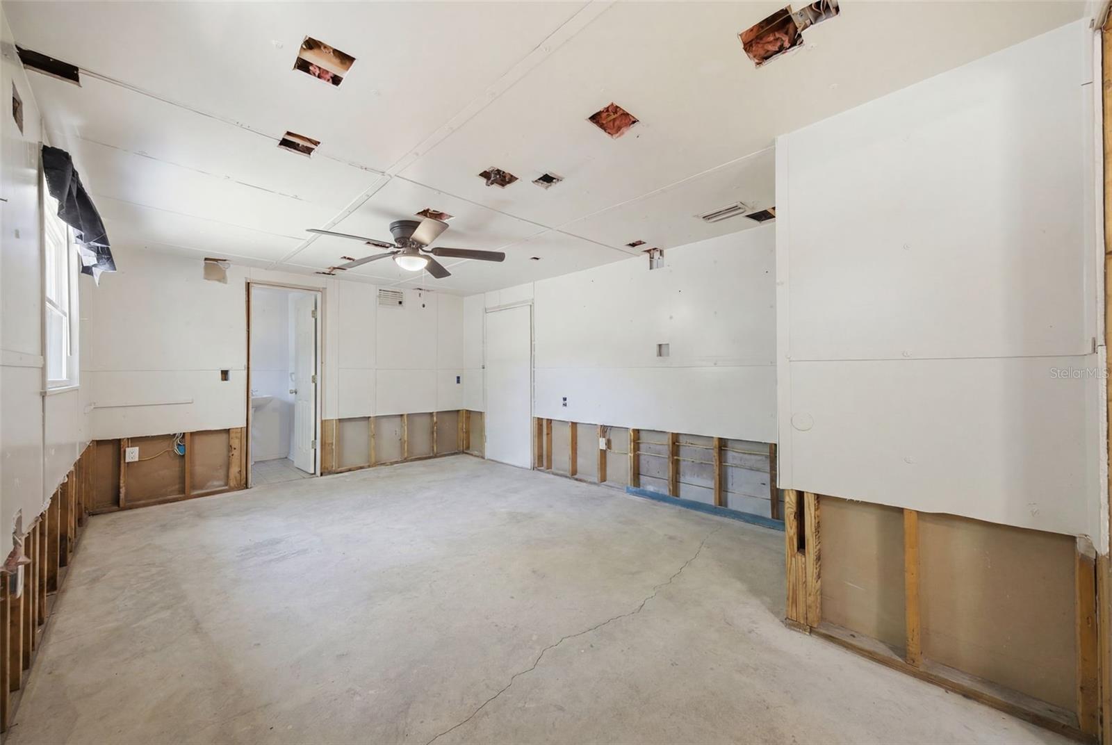 11410 THOMAS RD