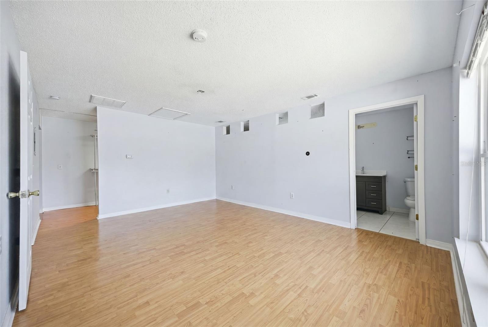 11410 THOMAS RD