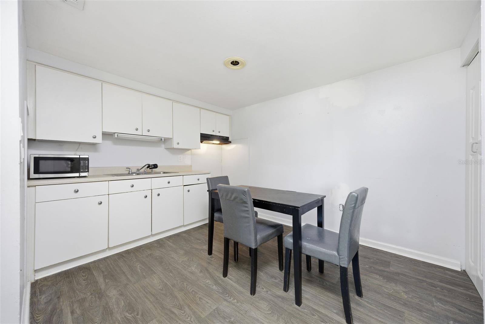 11410 THOMAS RD