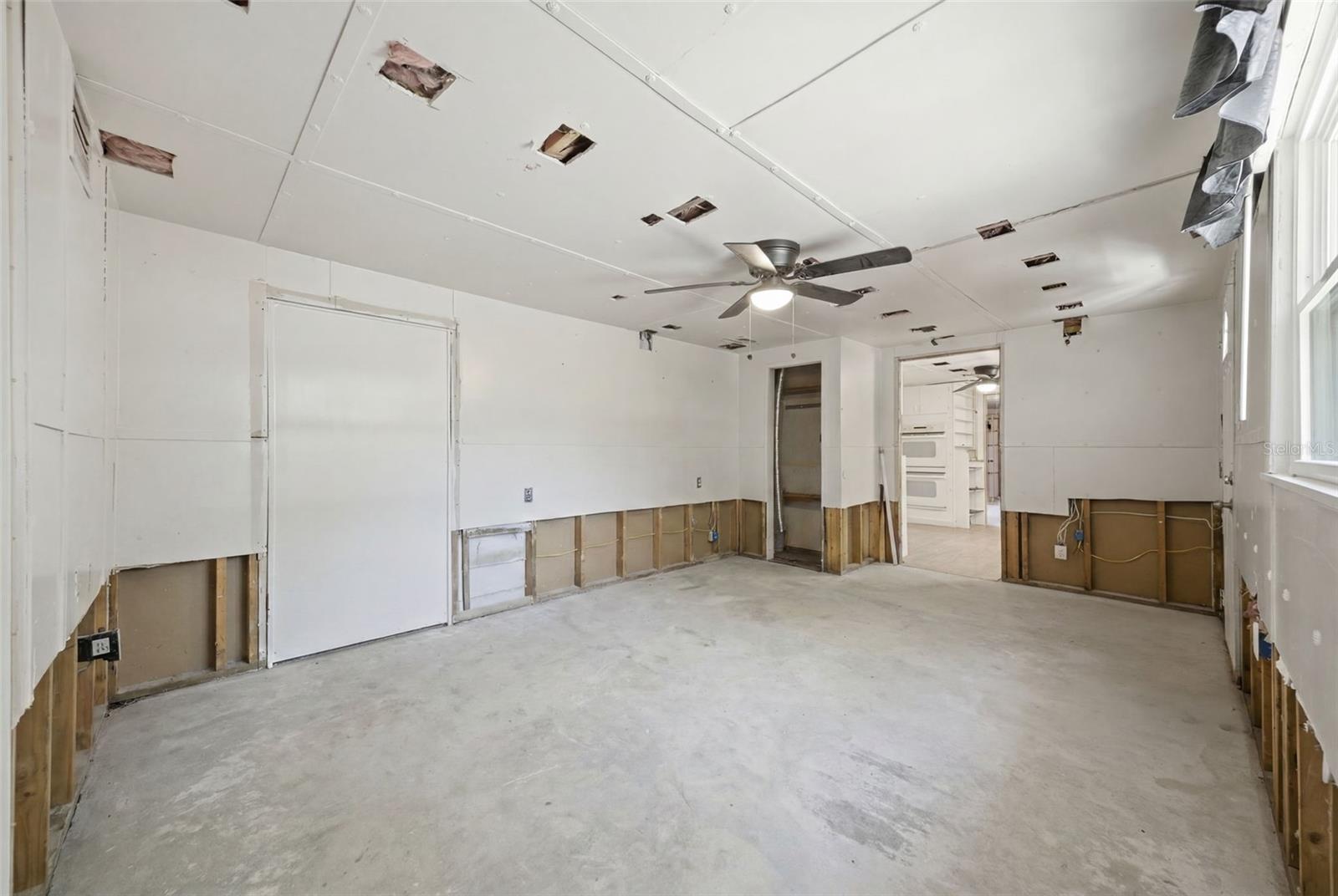 11410 THOMAS RD