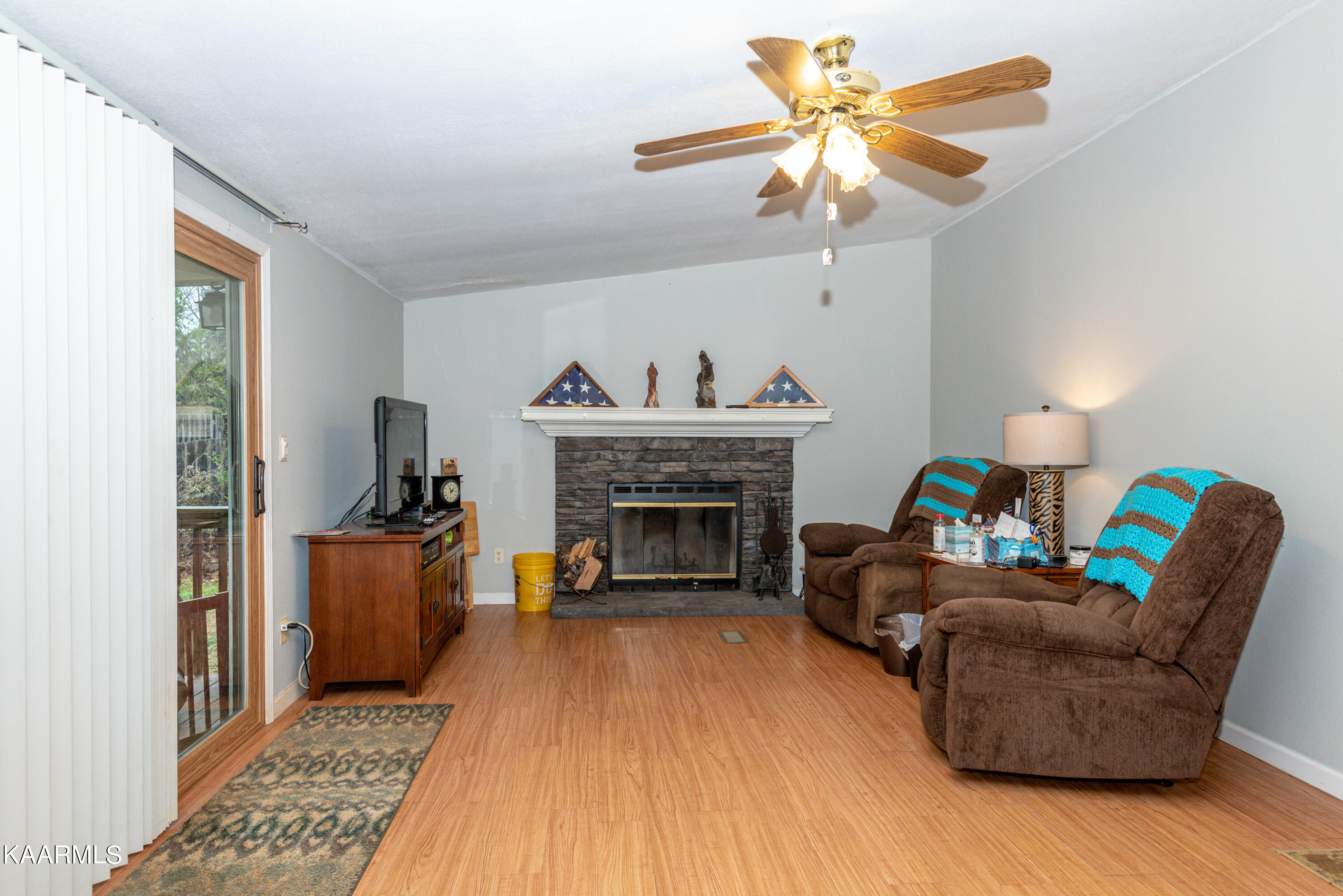 1213 Mountain View Circle