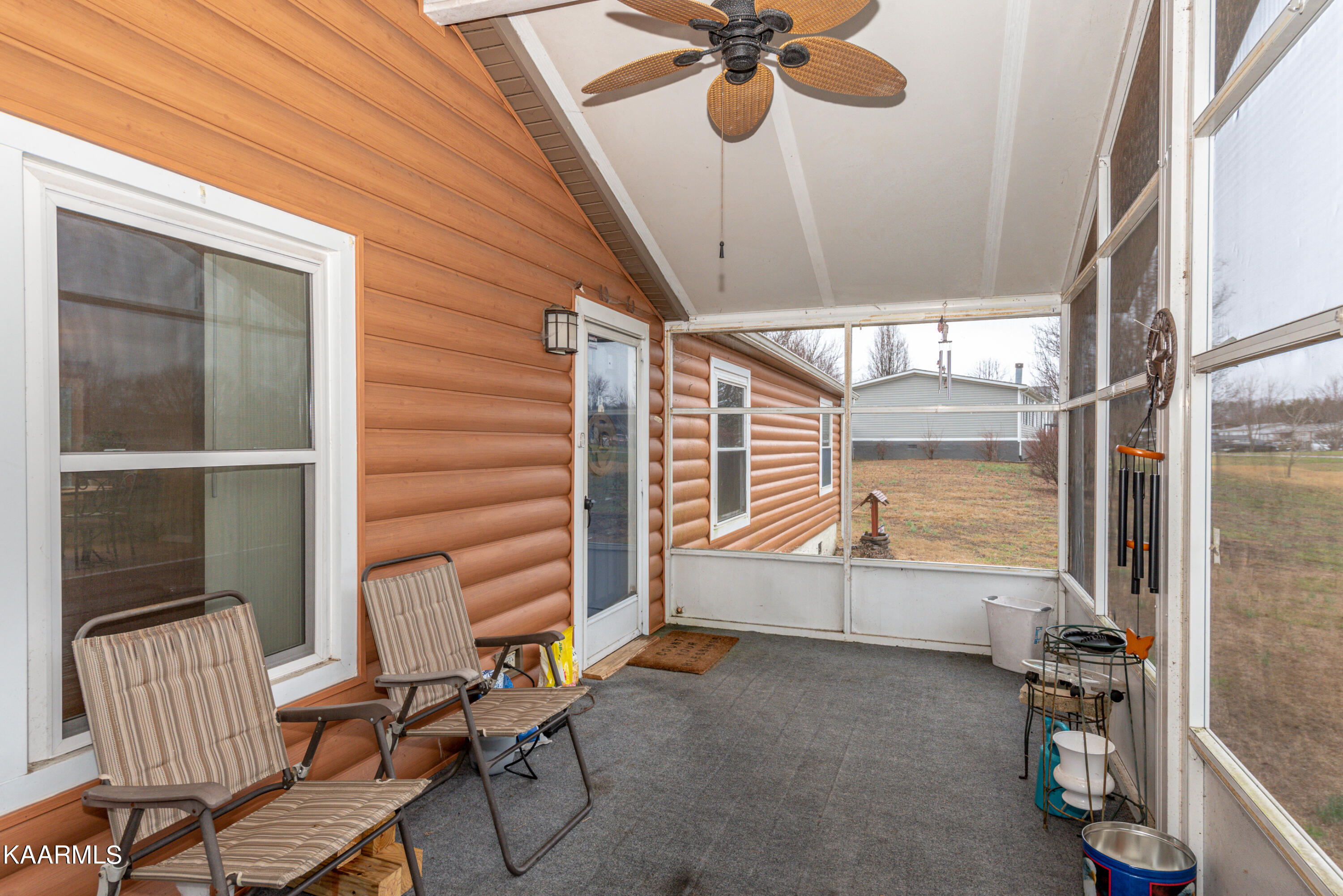 1213 Mountain View Circle