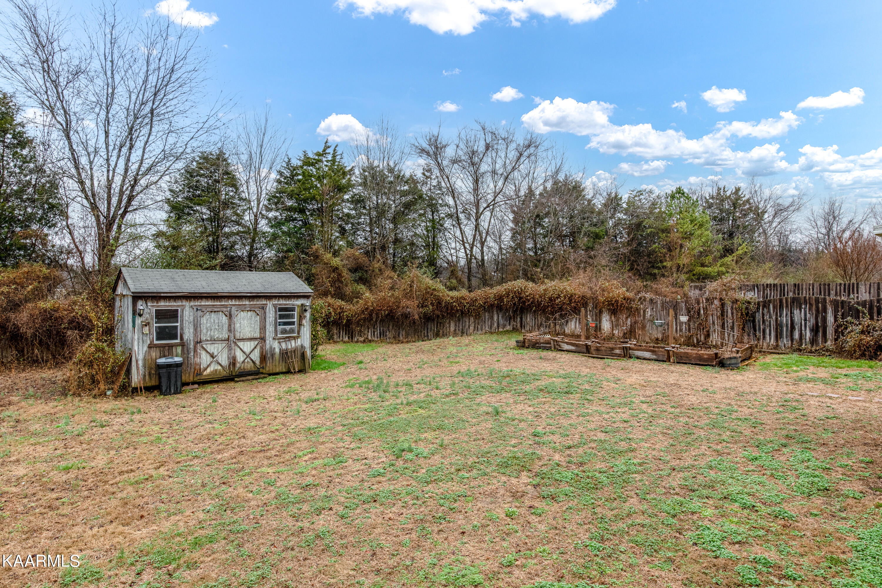 1213 Mountain View Circle