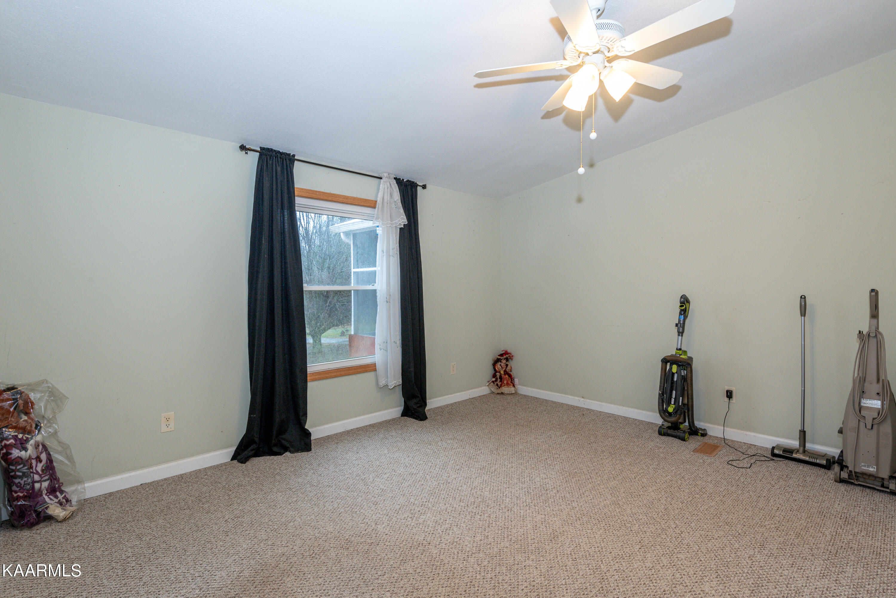 1213 Mountain View Circle
