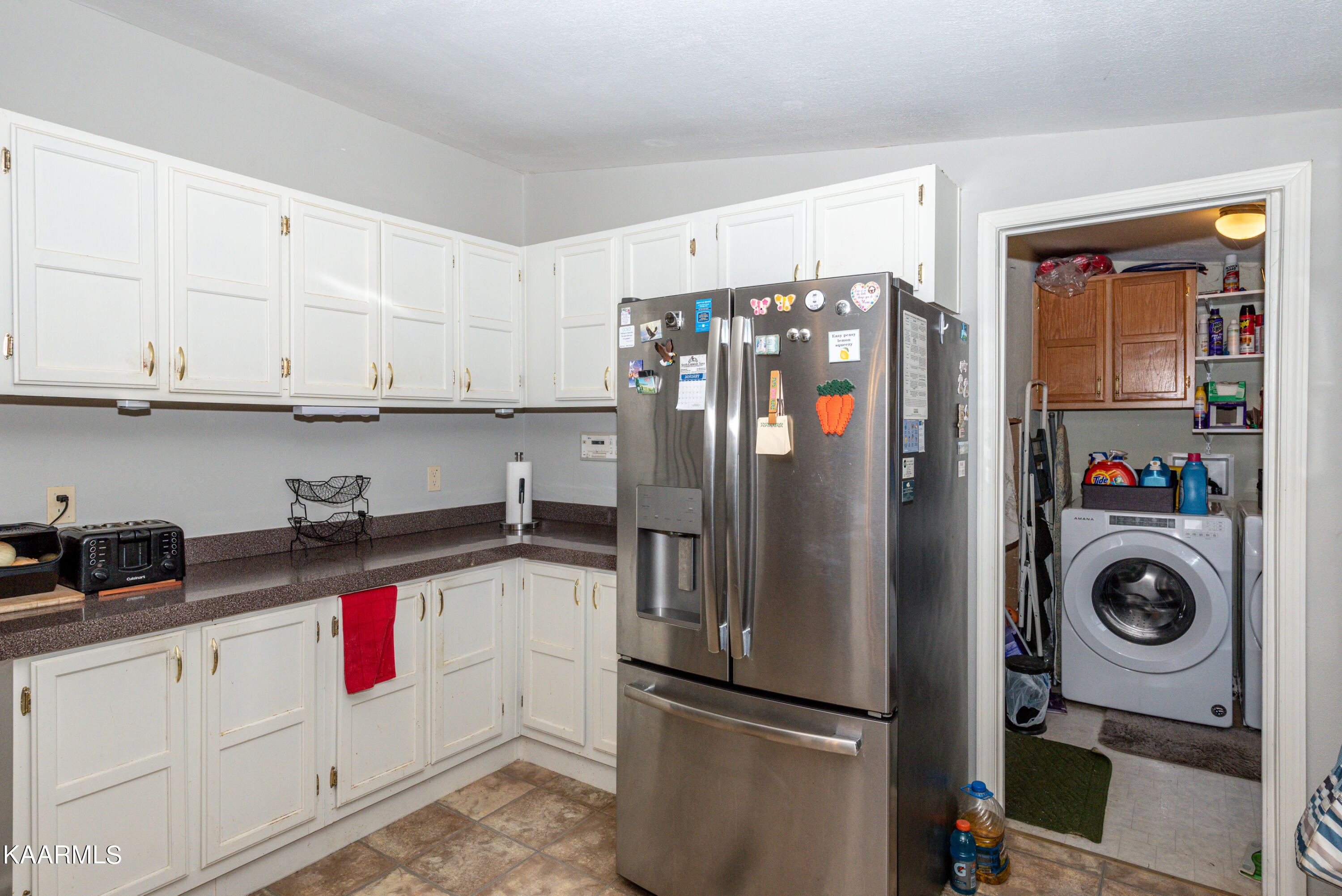 1213 Mountain View Circle