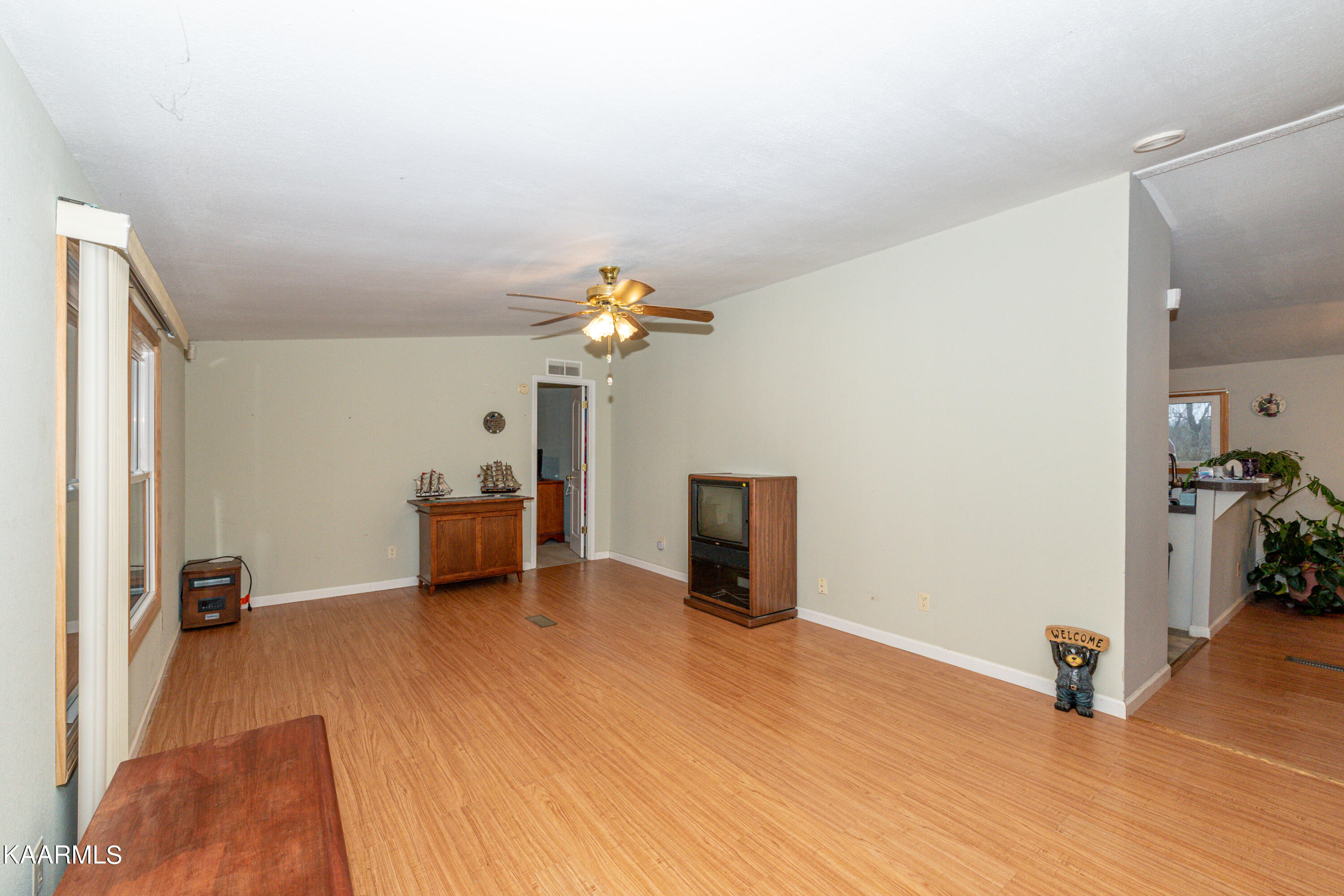 1213 Mountain View Circle