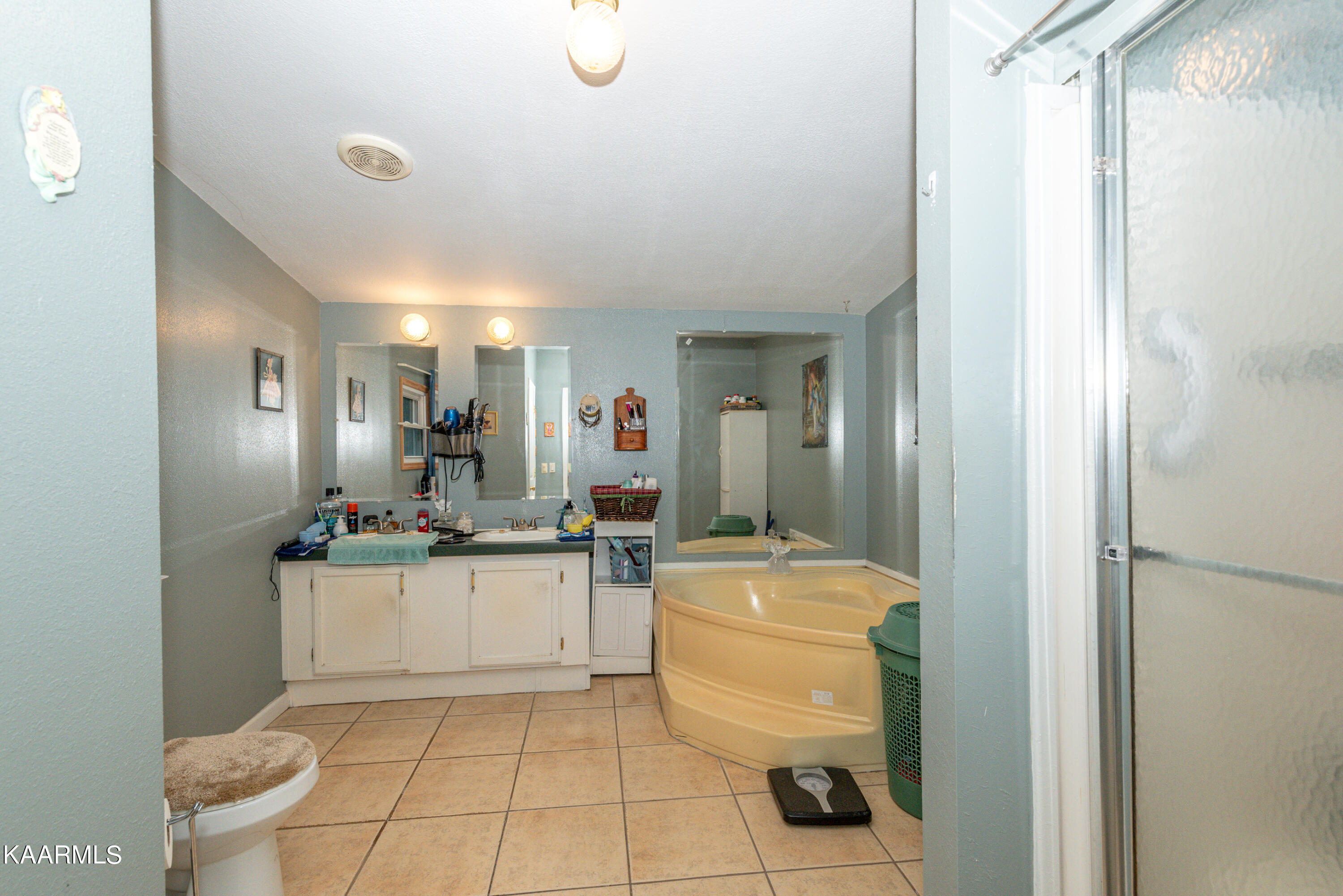 1213 Mountain View Circle