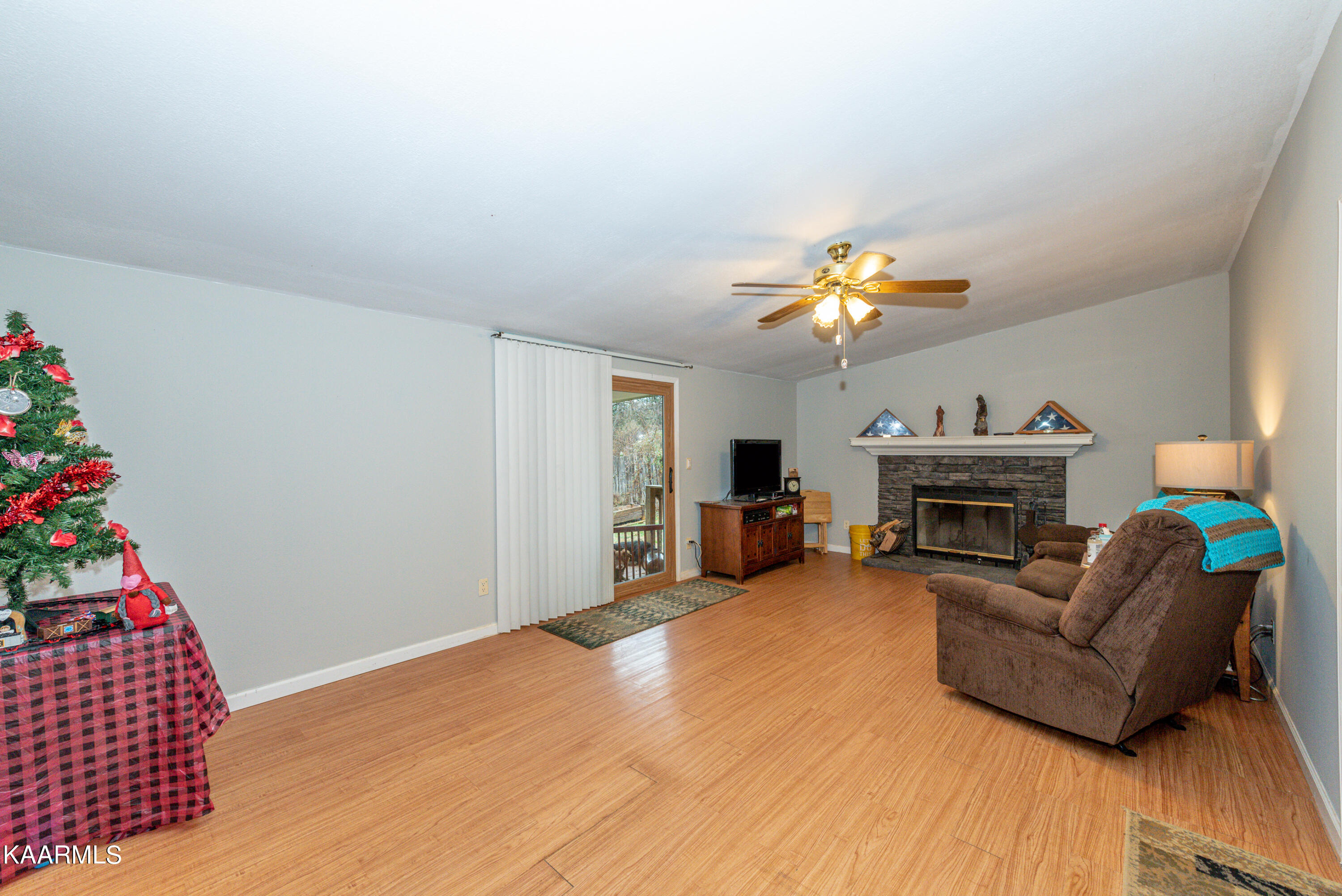 1213 Mountain View Circle