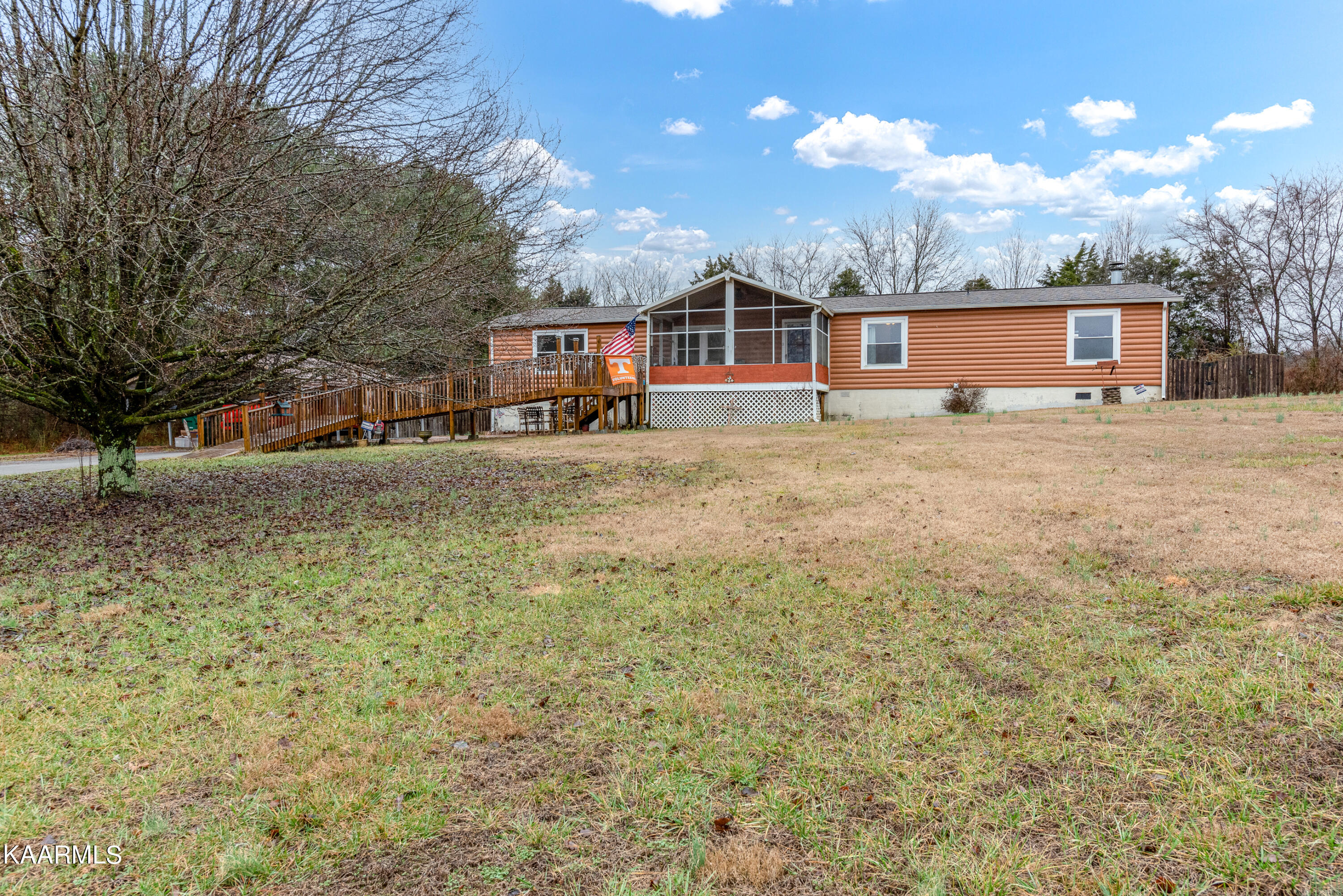 1213 Mountain View Circle
