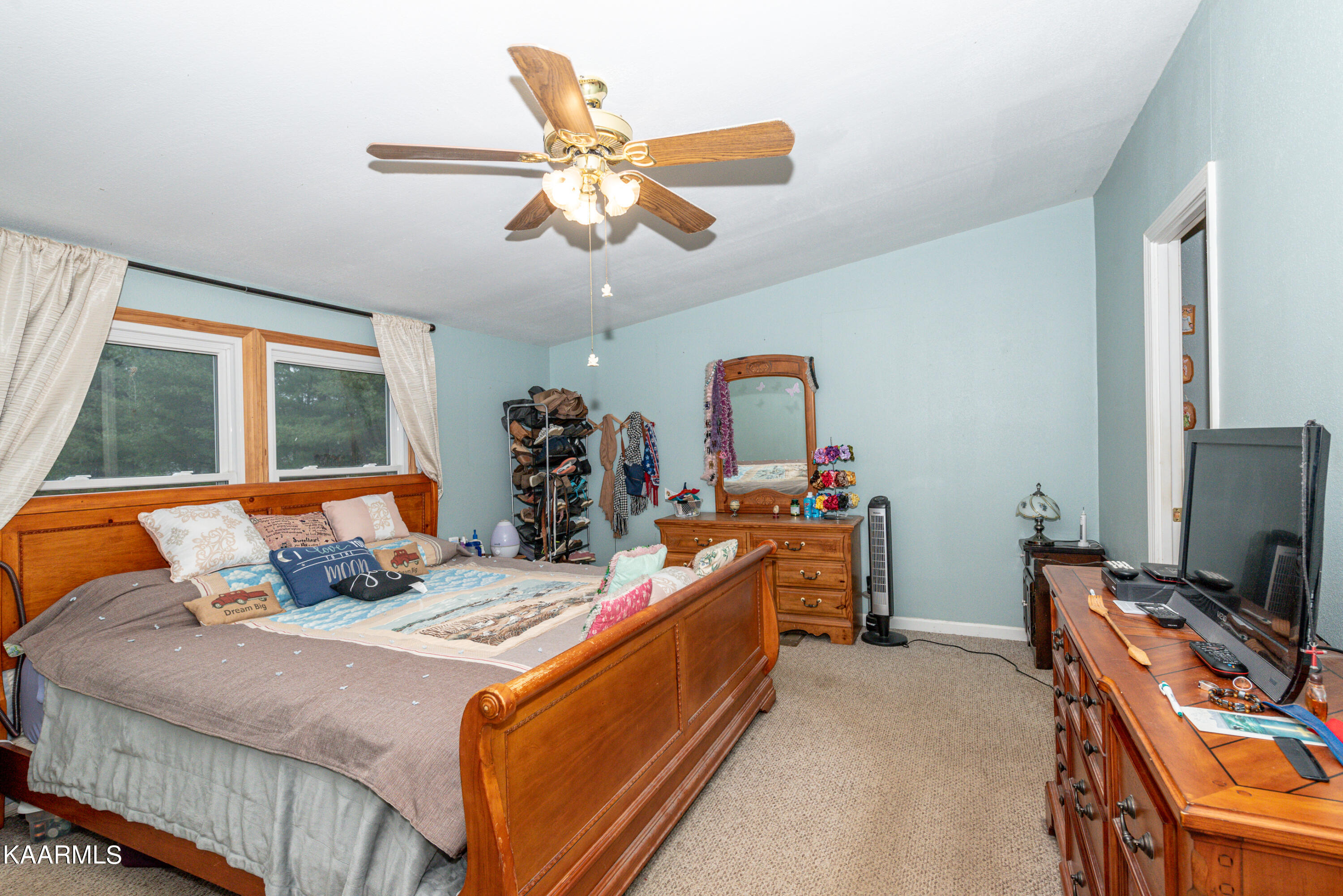 1213 Mountain View Circle