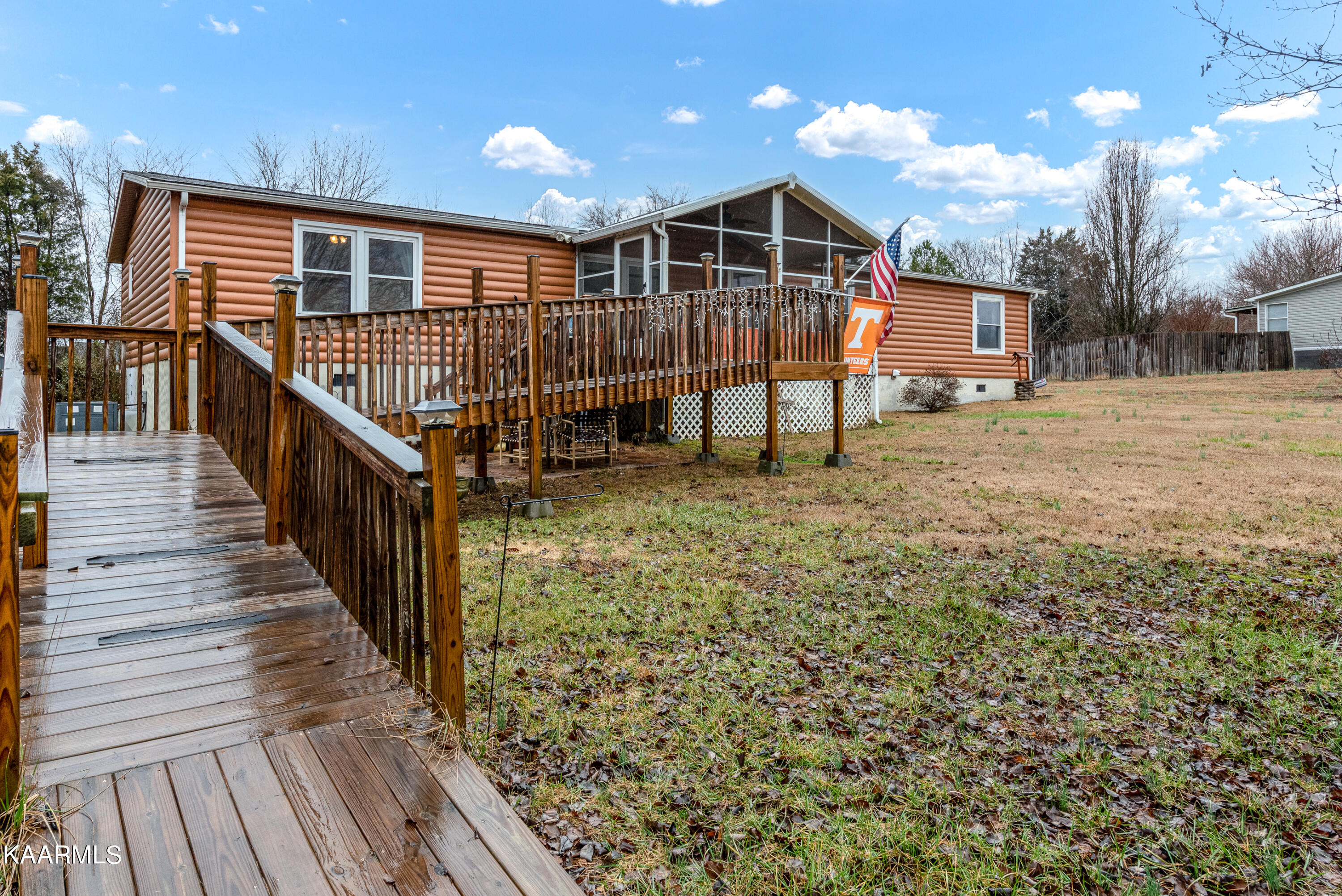 1213 Mountain View Circle