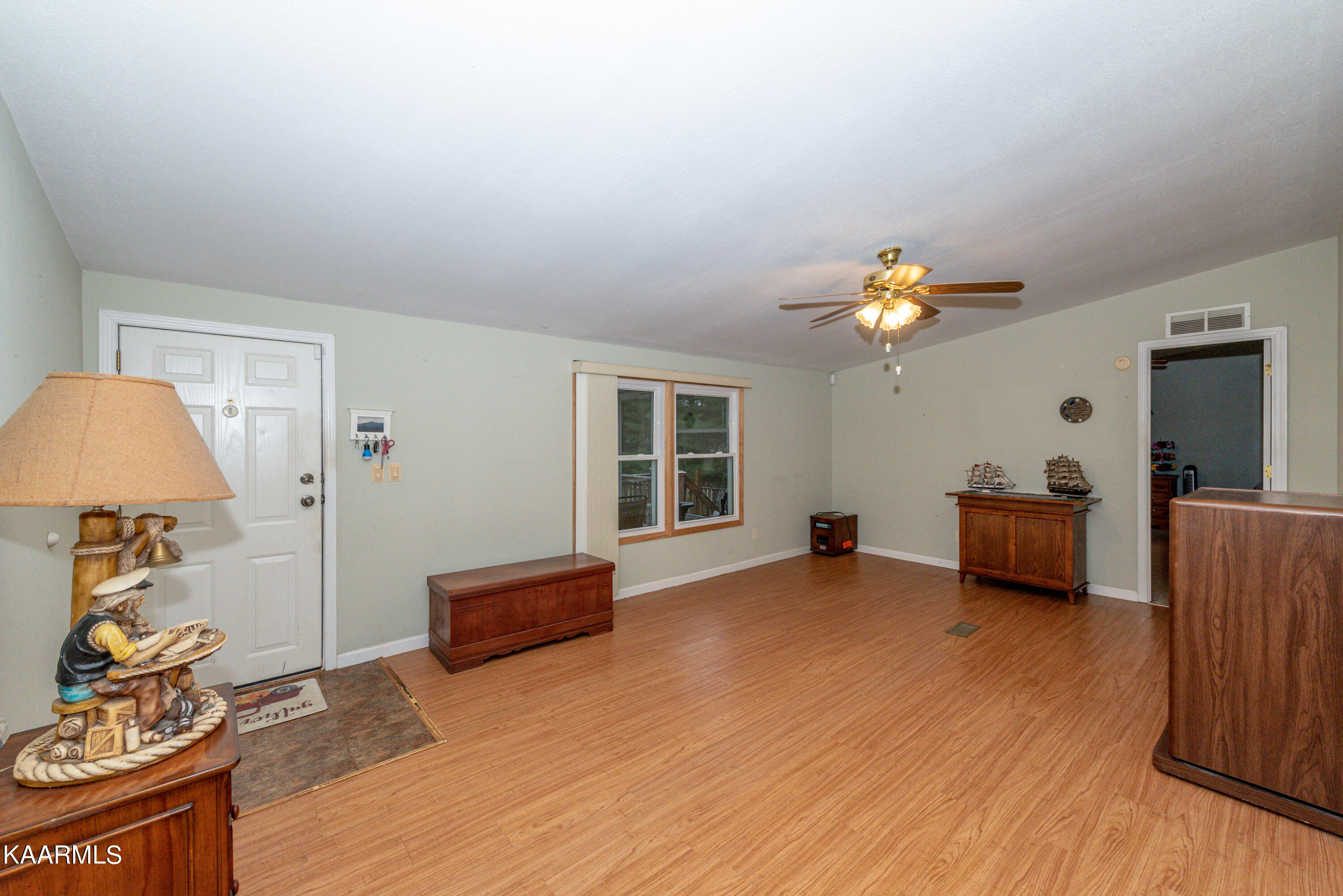 1213 Mountain View Circle