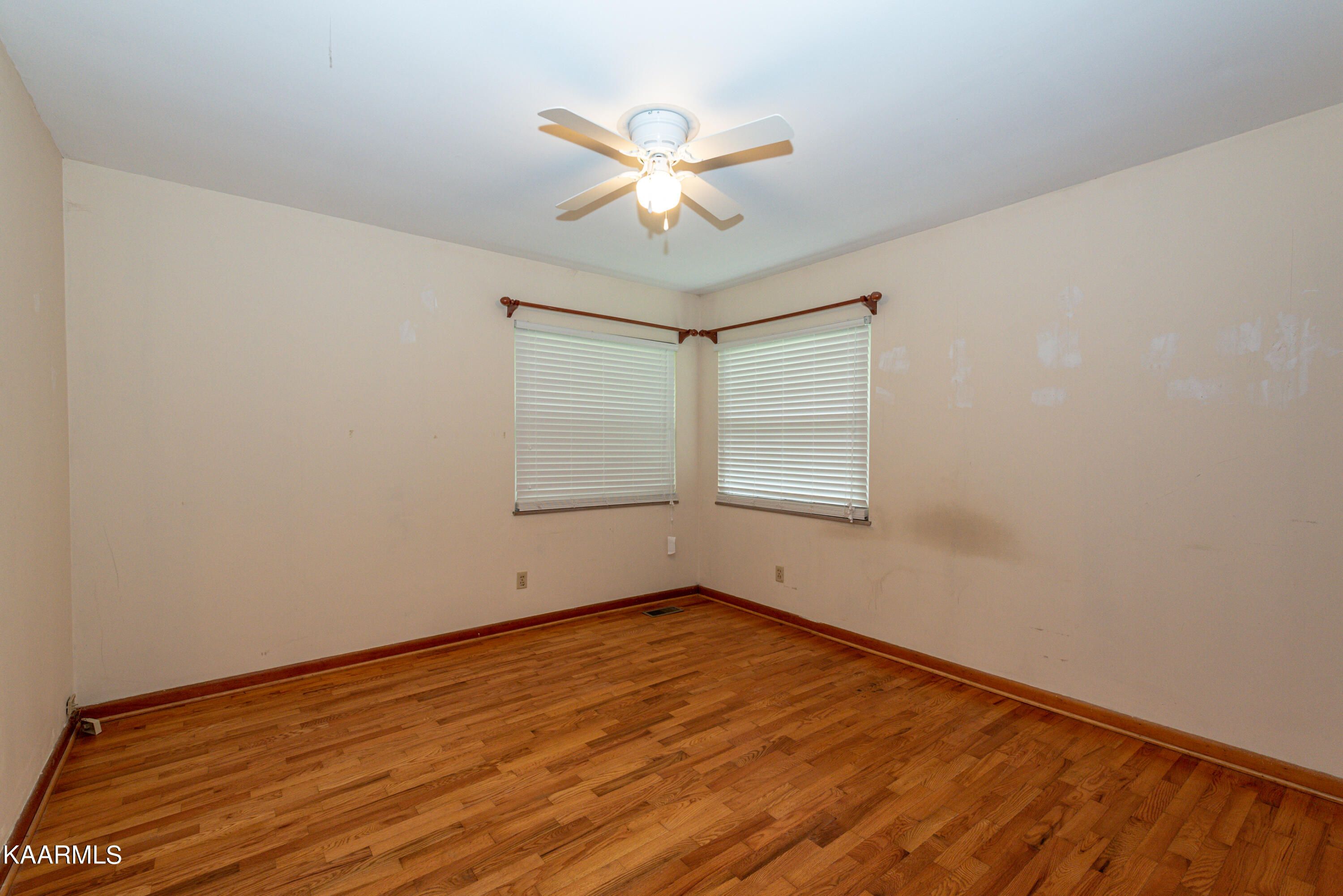 132 Mountain Ave
