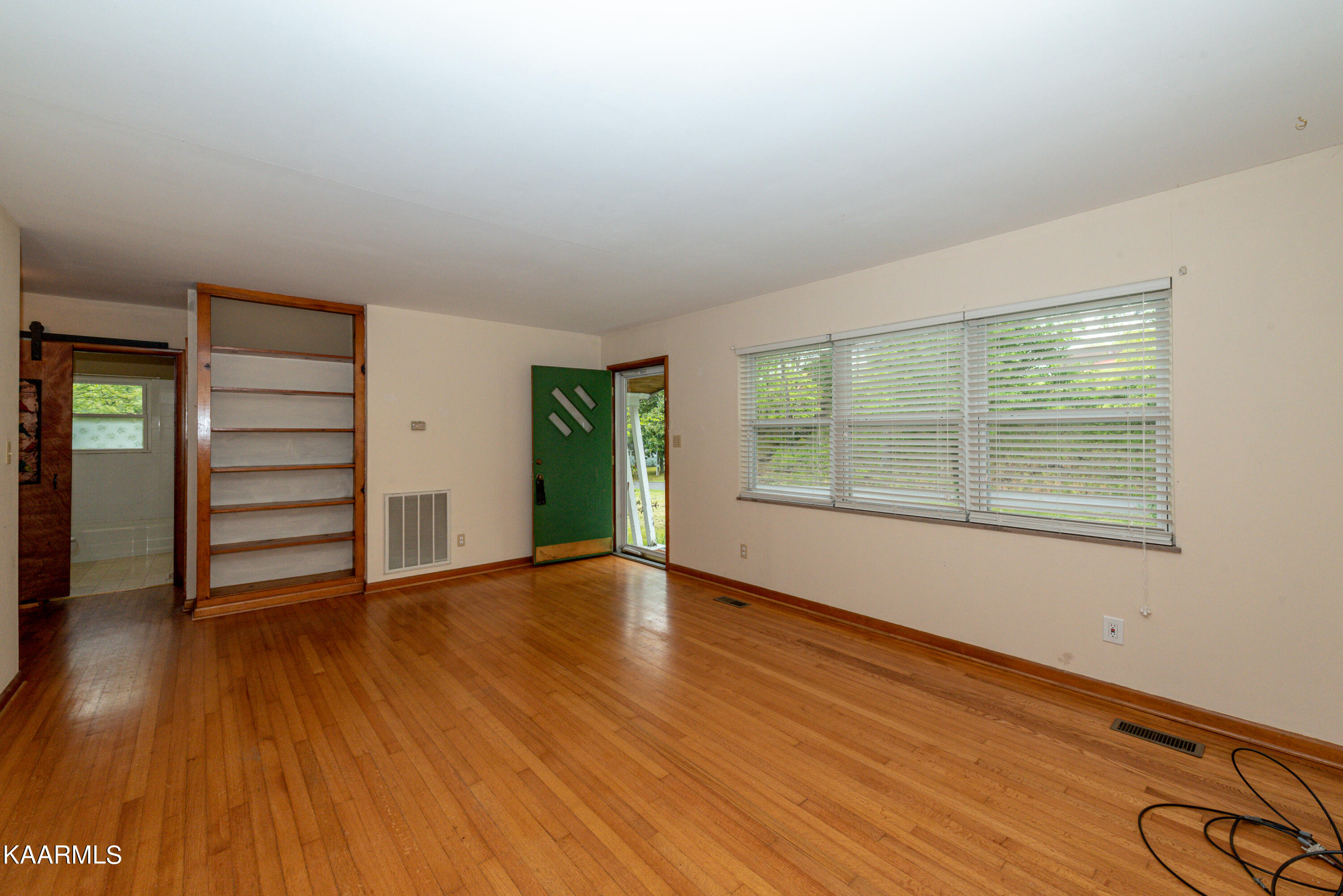 132 Mountain Ave