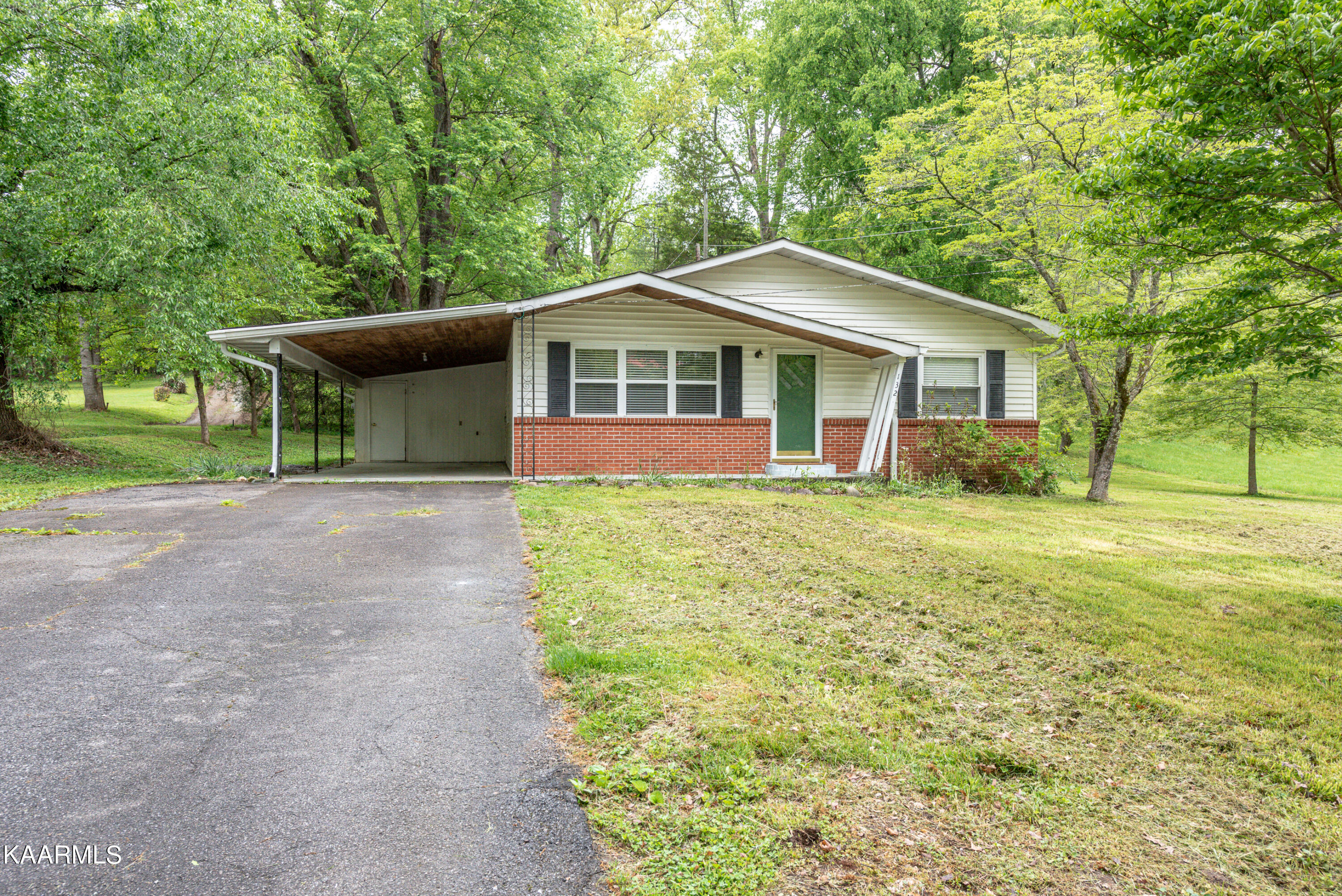 132 Mountain Ave